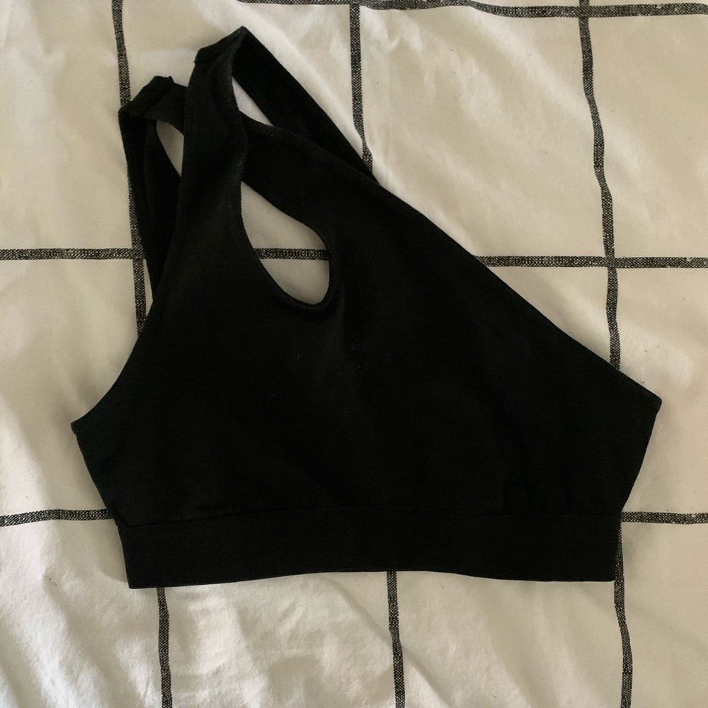 Off the shoulder cropped tank